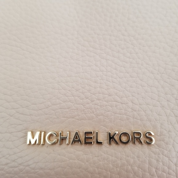 Michael kors purse- oyster color